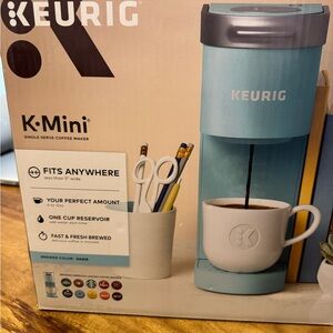 SOLD!! Keurig K-Mini Single Serve Coffee Maker in Oasis